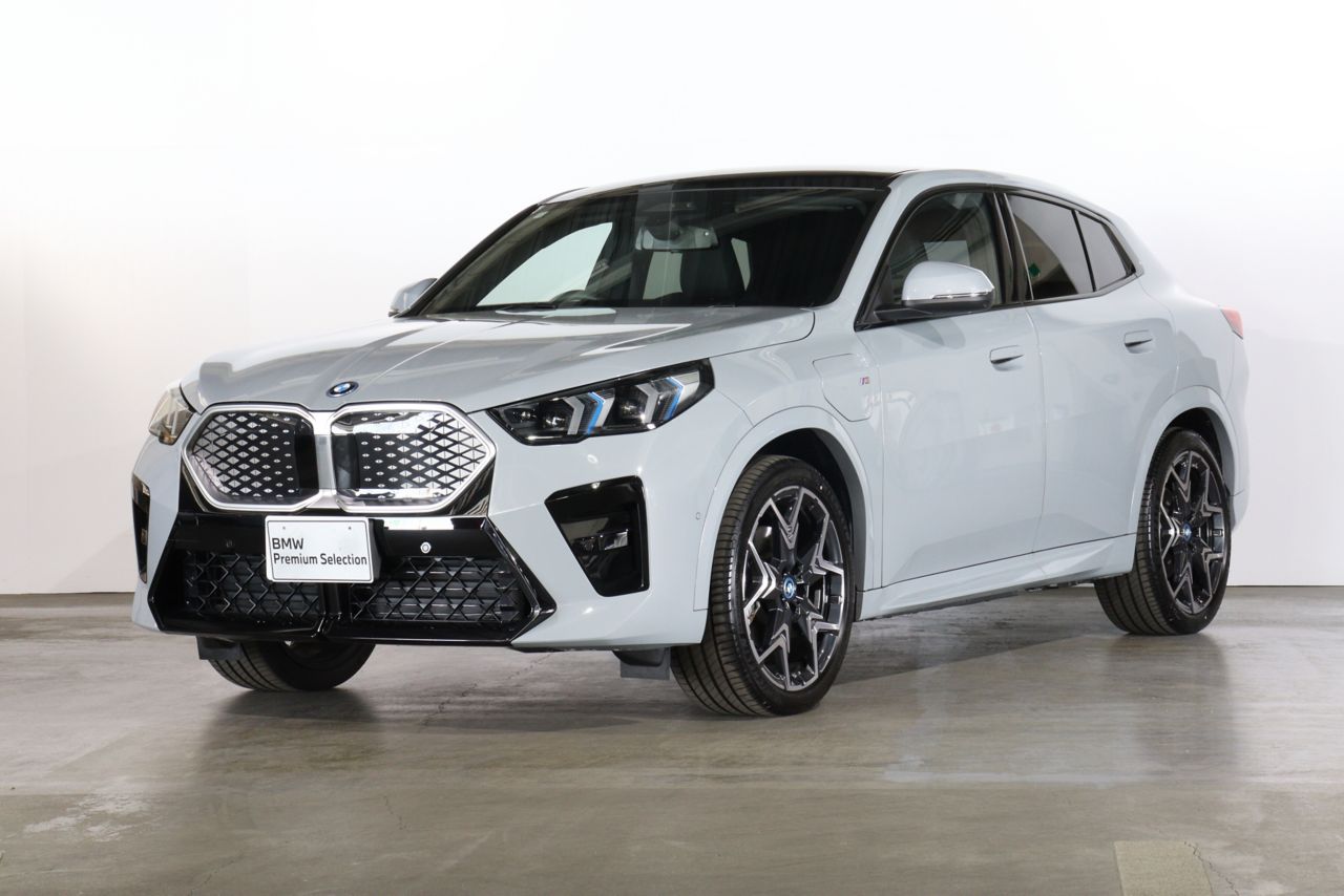 BMW iX2 xDrive30 M Sport