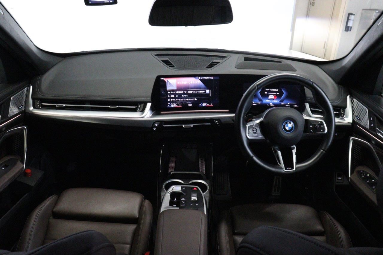 U11 iX1 xDrive30