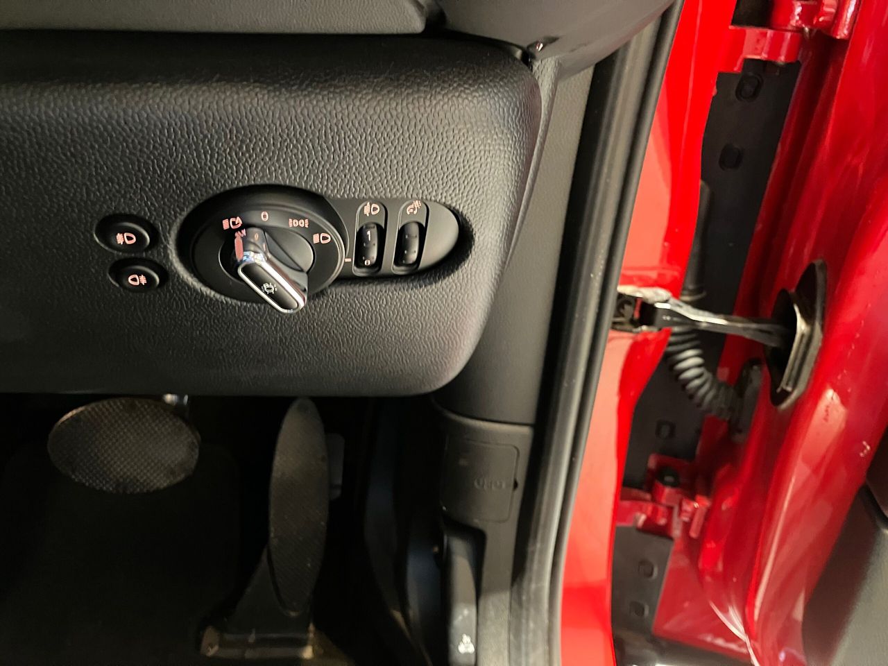F55 COOPER D (AT)