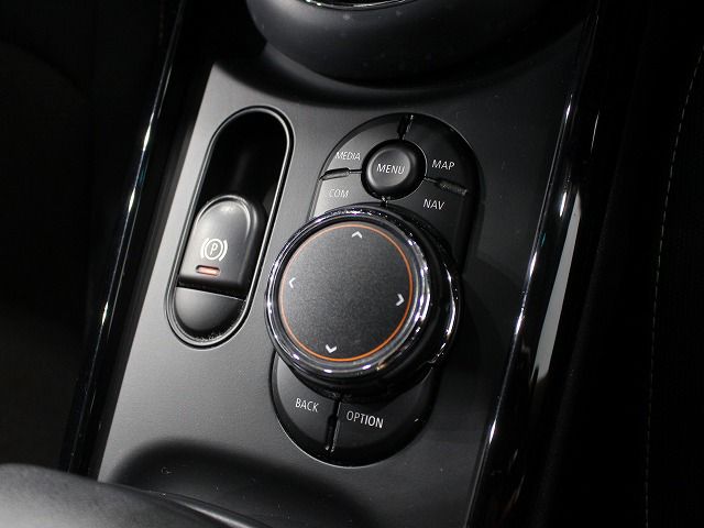 MINI CLUBMAN COOPER D