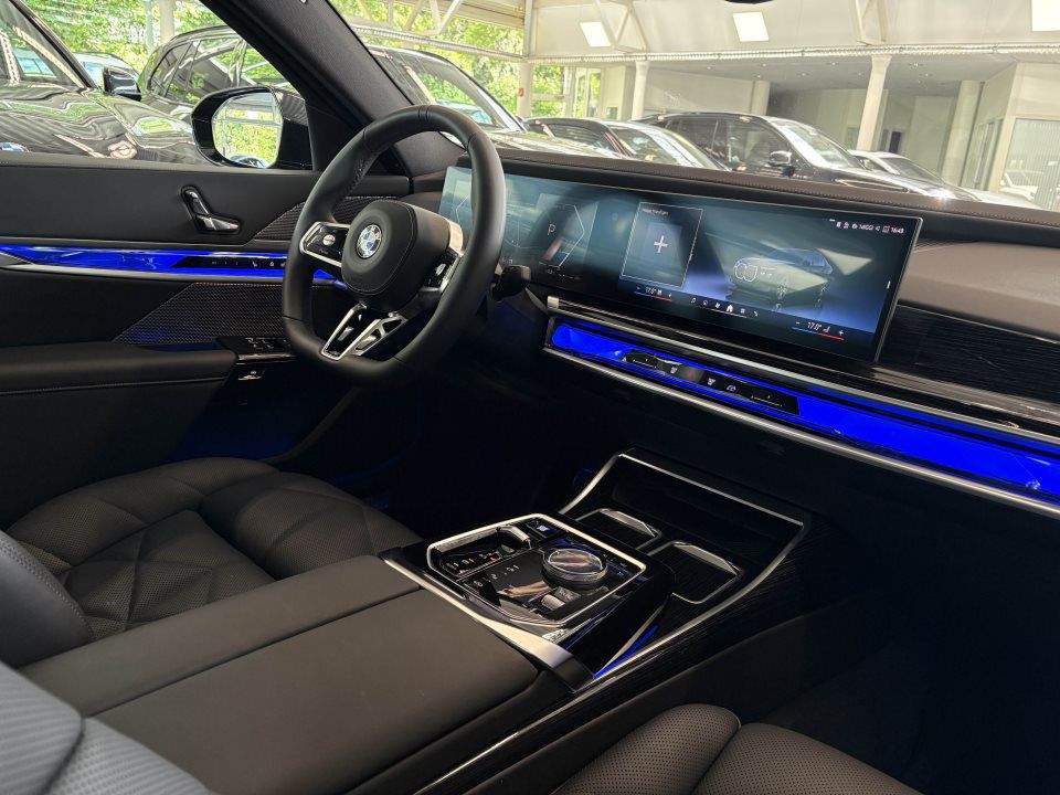 BMW 740