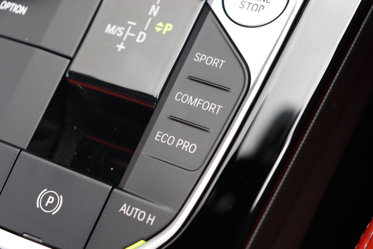 F40 118d Sports Hatch 5-door B47 2.0d