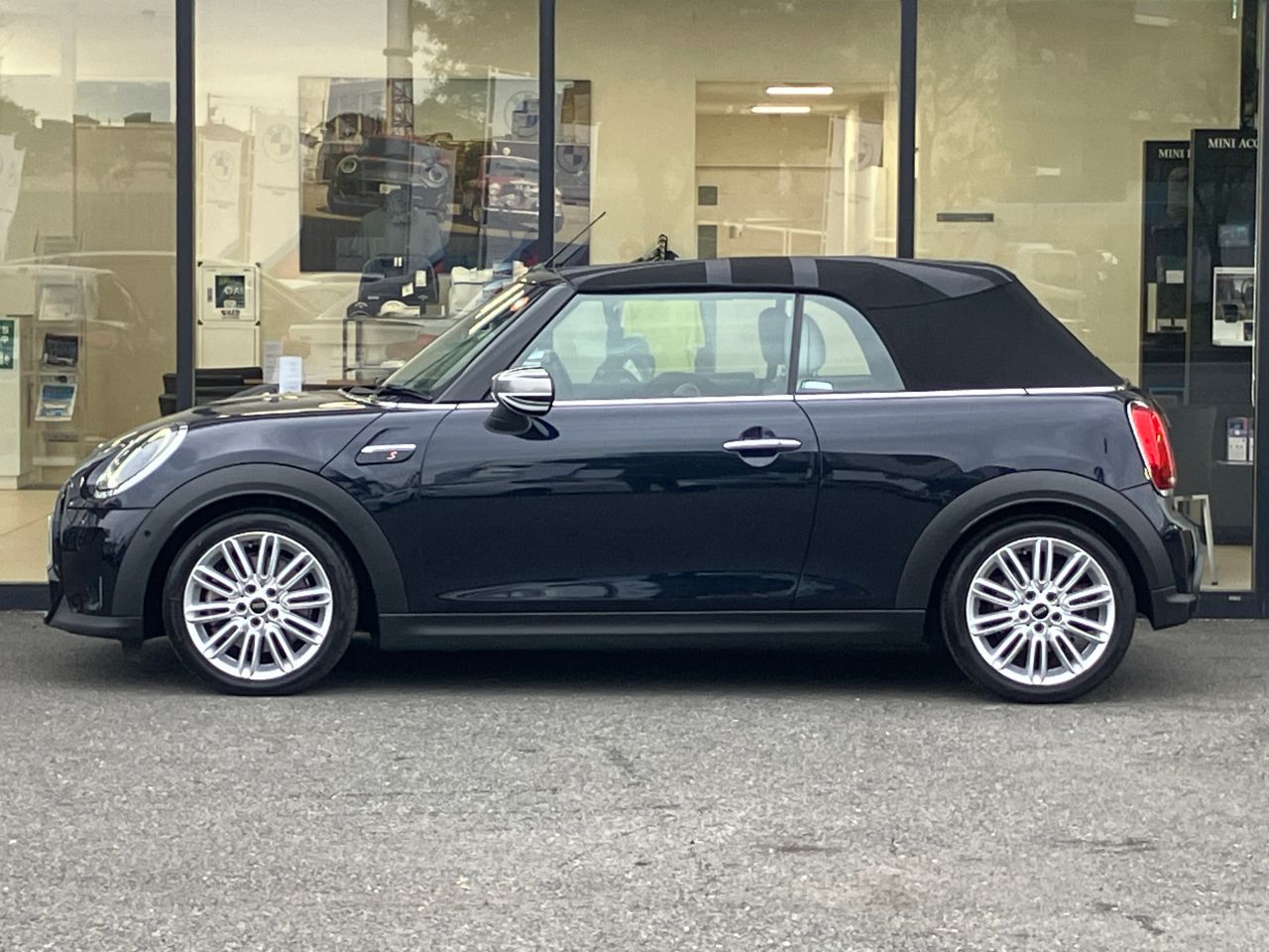 MINI Cooper S Convertible RHD
