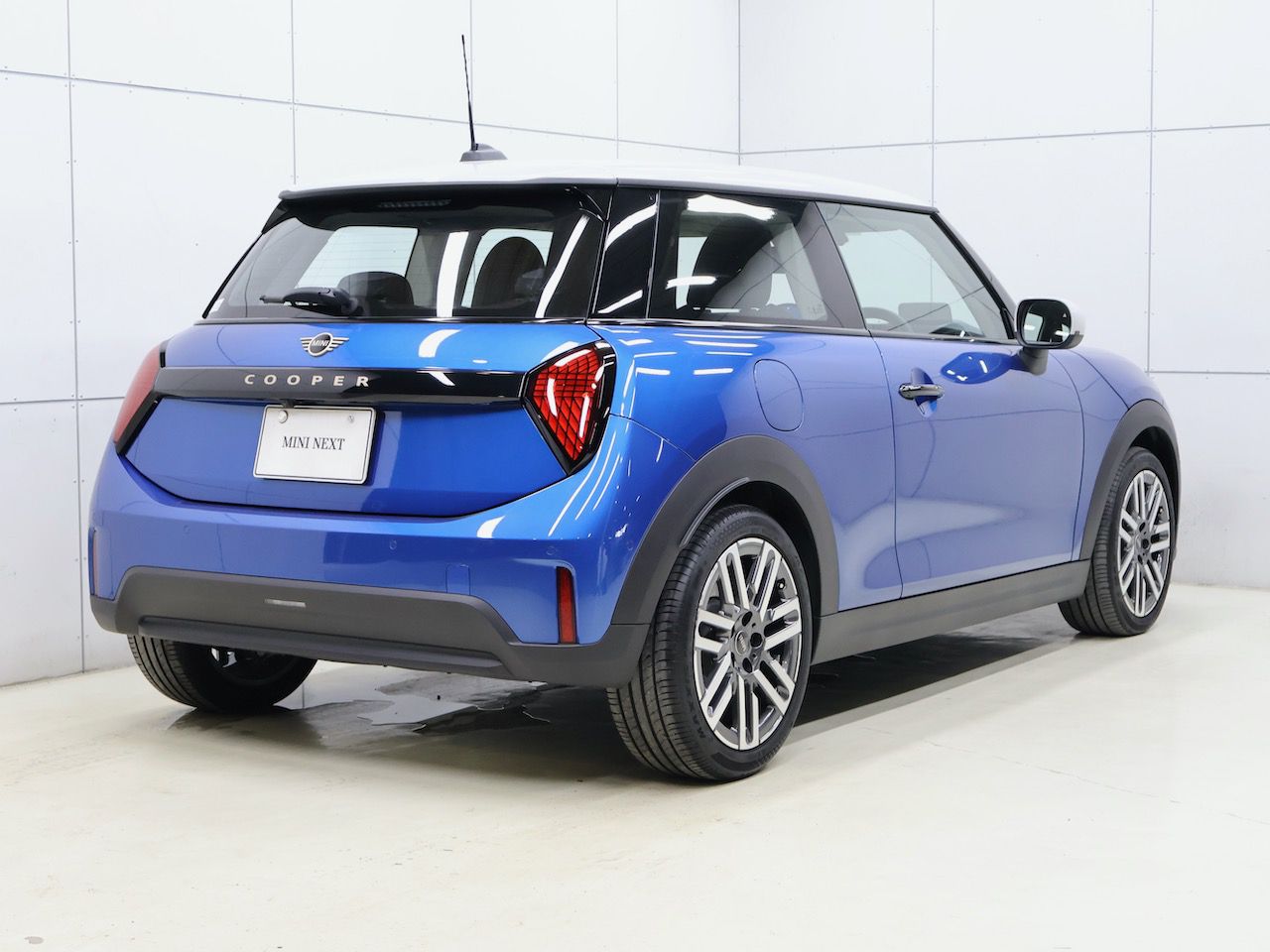 F66 MINI Cooper C 3Dr
