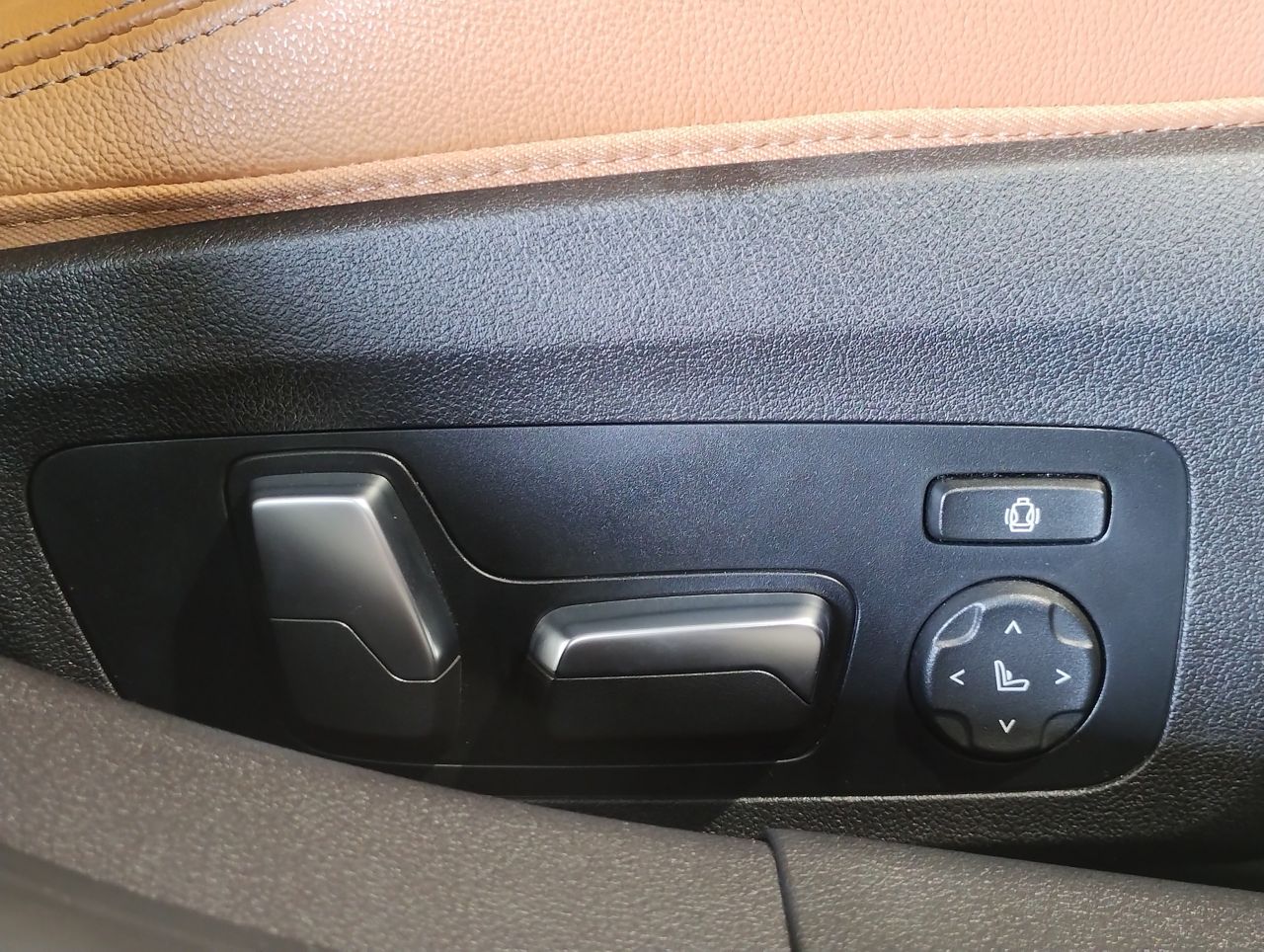 320d xDrive Berline RHD