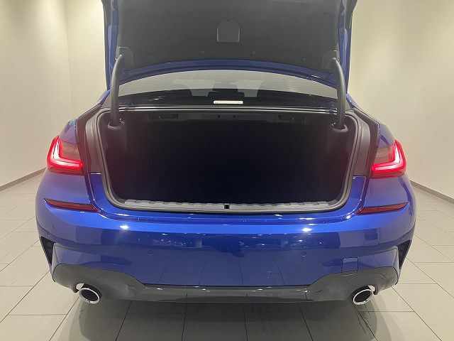 G20 320i Saloon RHD TU