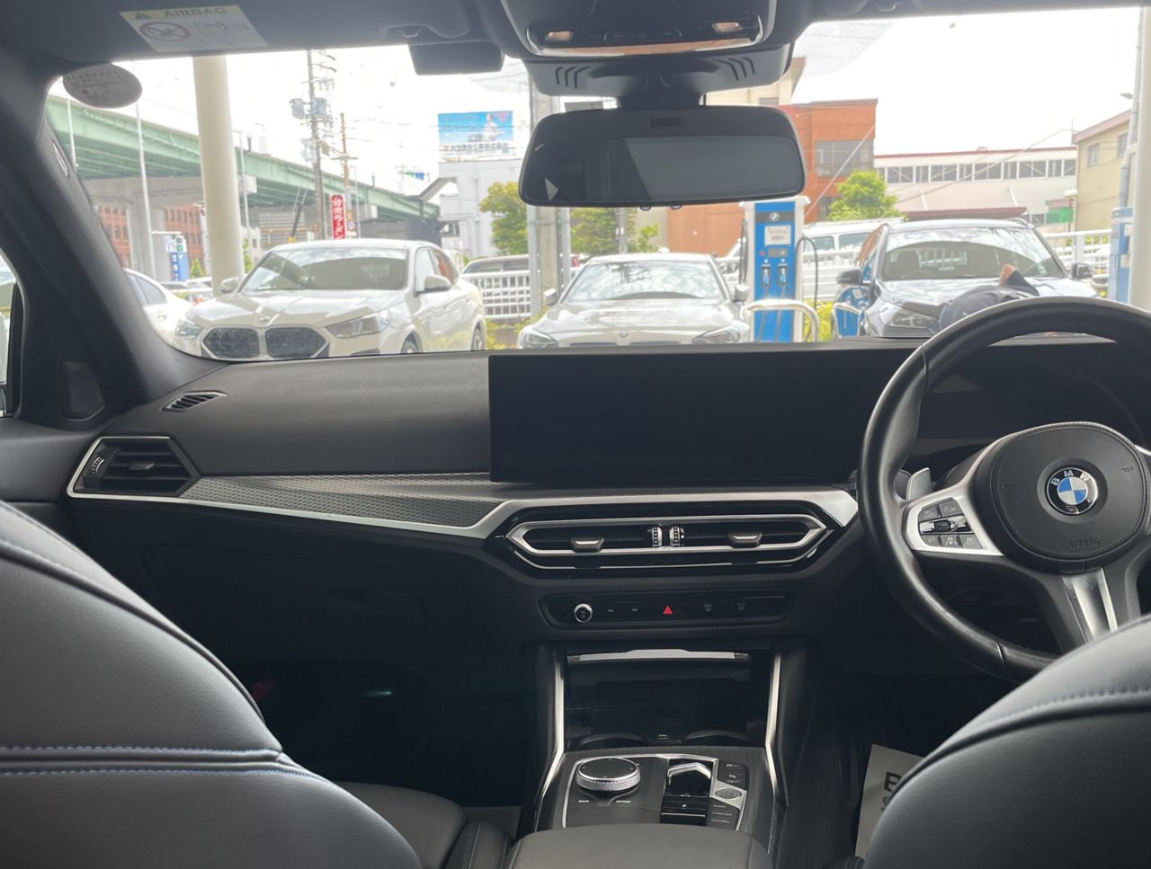 320d xDrive Berline RHD