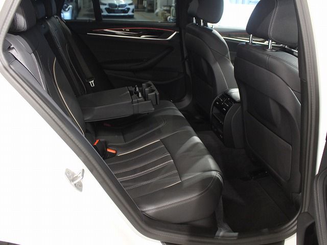 520d xDrive Touring RHD