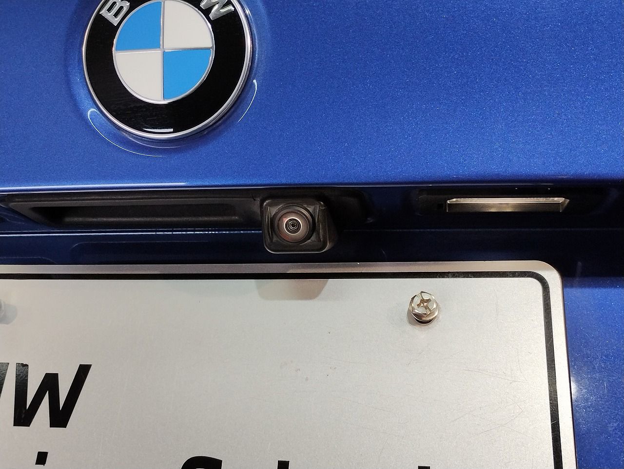 G20 330e Saloon RHD