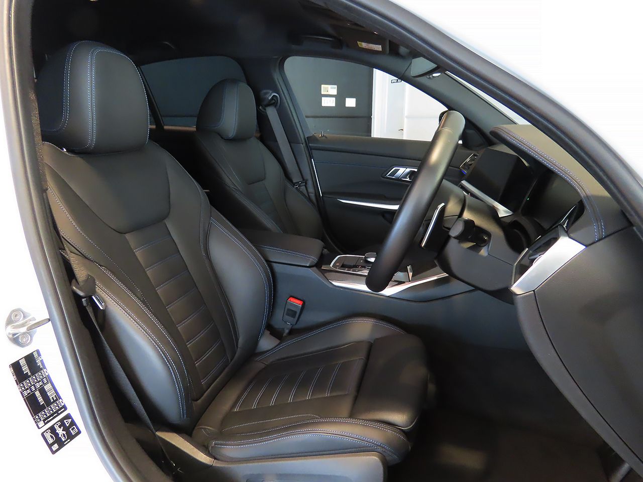 G20 320d xDrive RHD Saloon