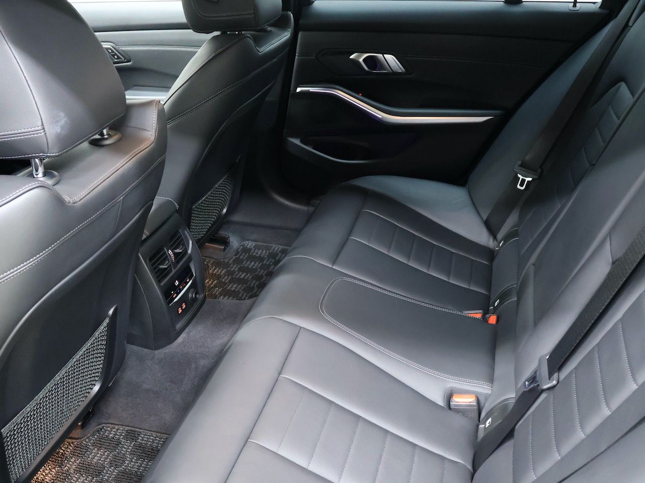 G21 330i Touring RHD