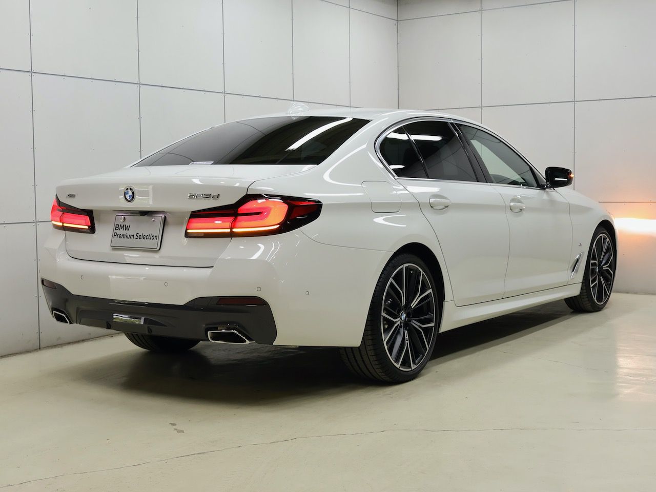 520d xDrive Sedan RHD