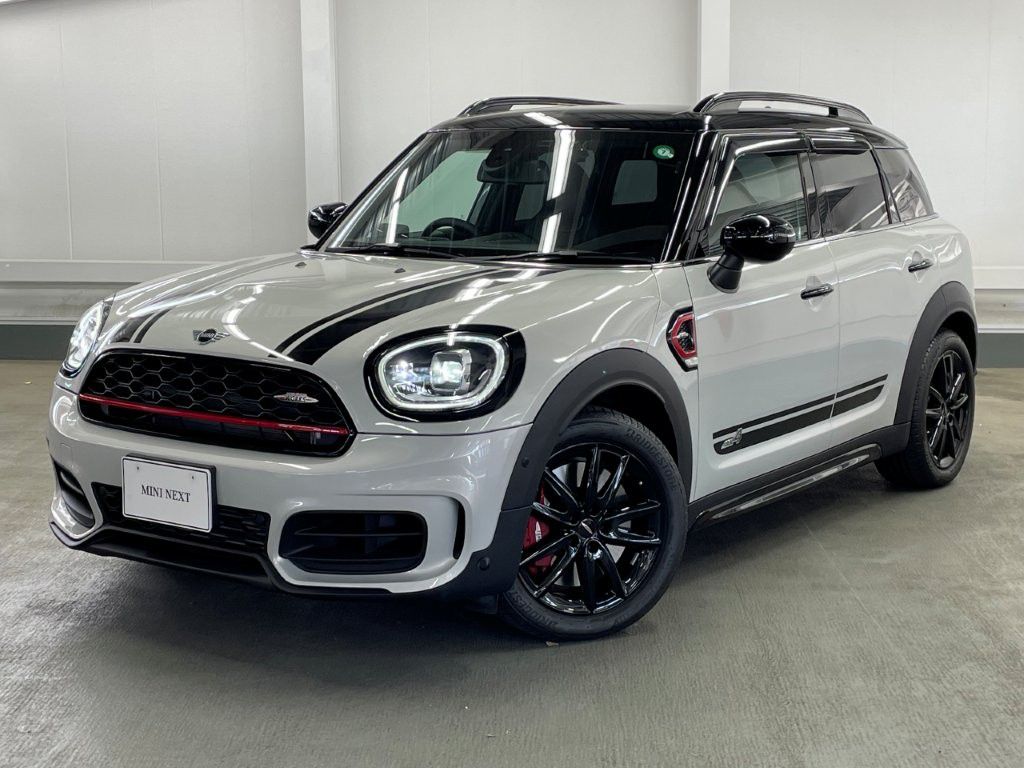 THE NEW MINI JOHN COOPER WORKS CROSSOVER.