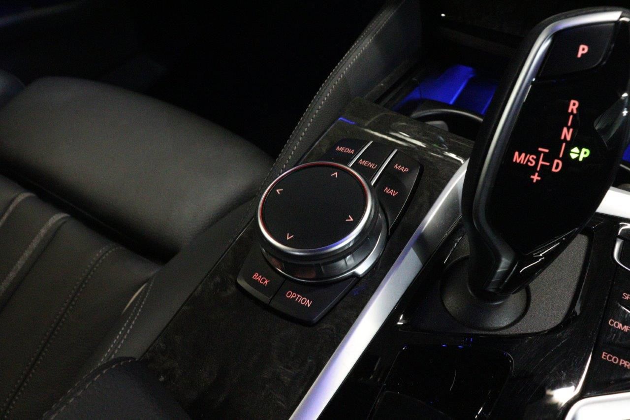 520d xDrive Sedan RHD