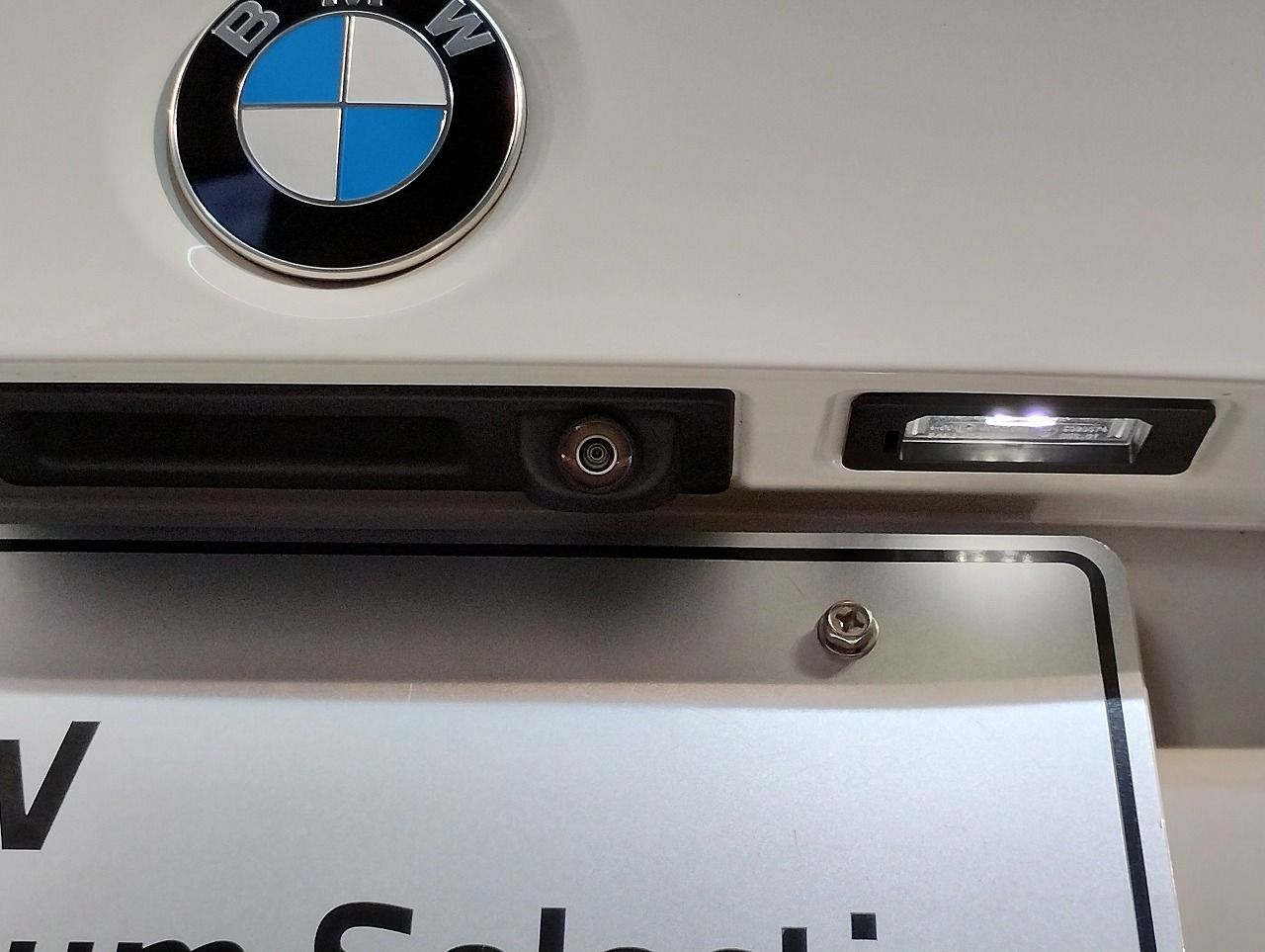 320I SEDAN RHD