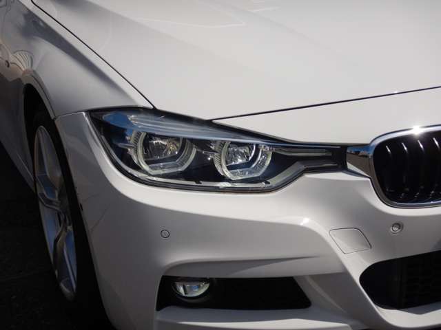 320D SEDAN RHD