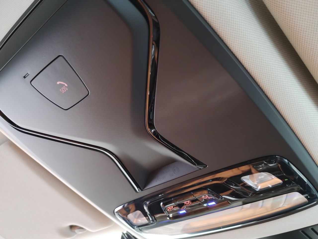 520d xDrive Sedan RHD