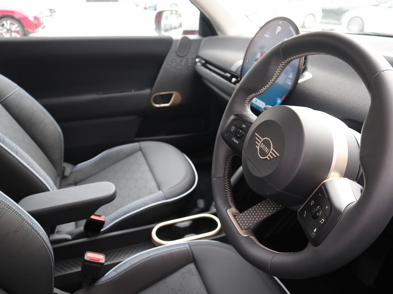 J01 MINI Cooper SE