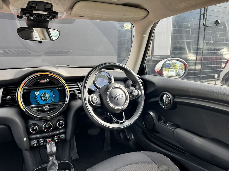 F56 COOPER D (AT)