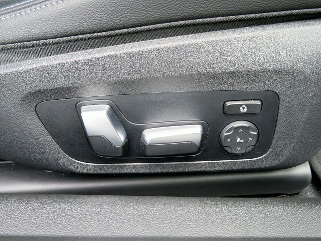 M240i xDrive Coupé RHD
