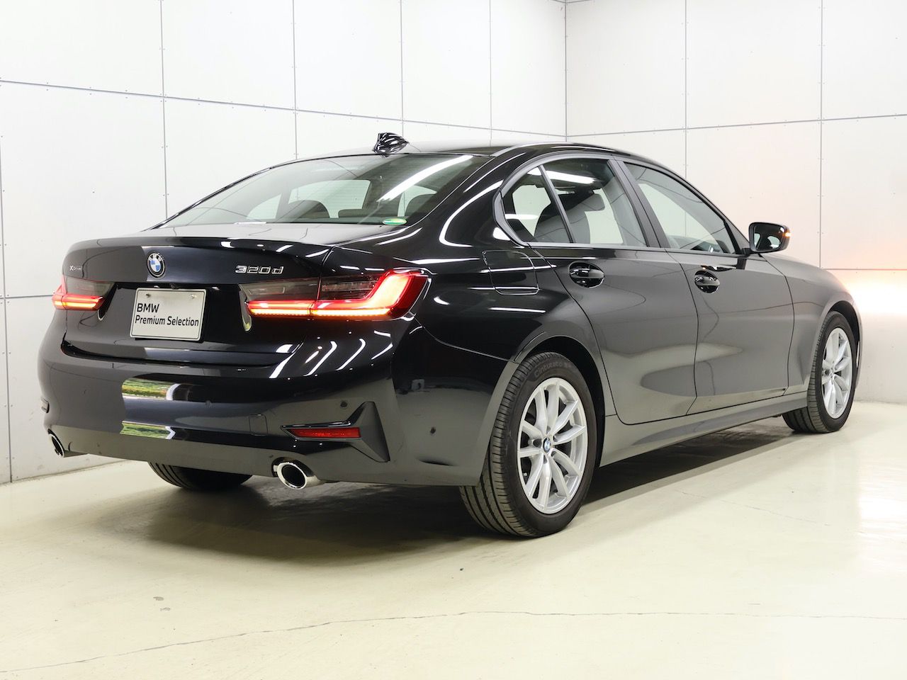 G20 320d xDrive RHD Saloon