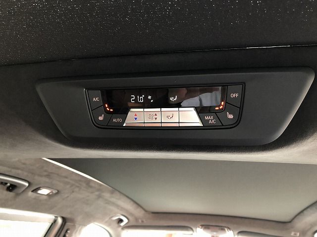 X7 xDrive40d RHD US