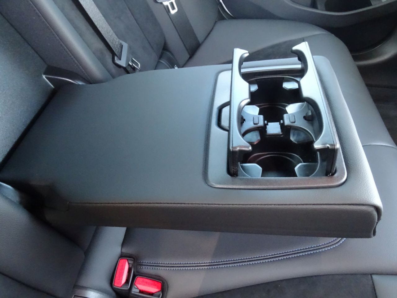 G20 320d xDrive RHD Saloon