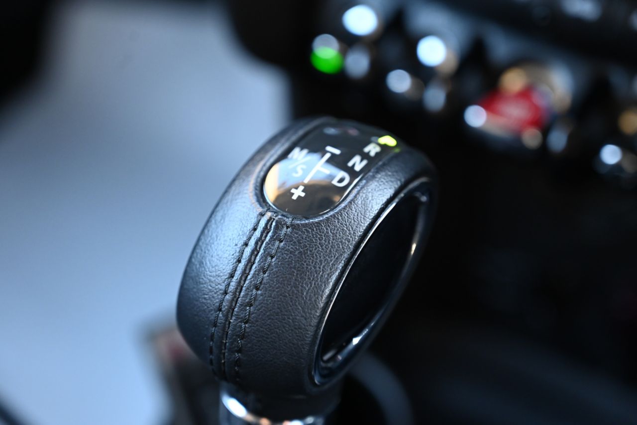 F55 COOPER D (AT)