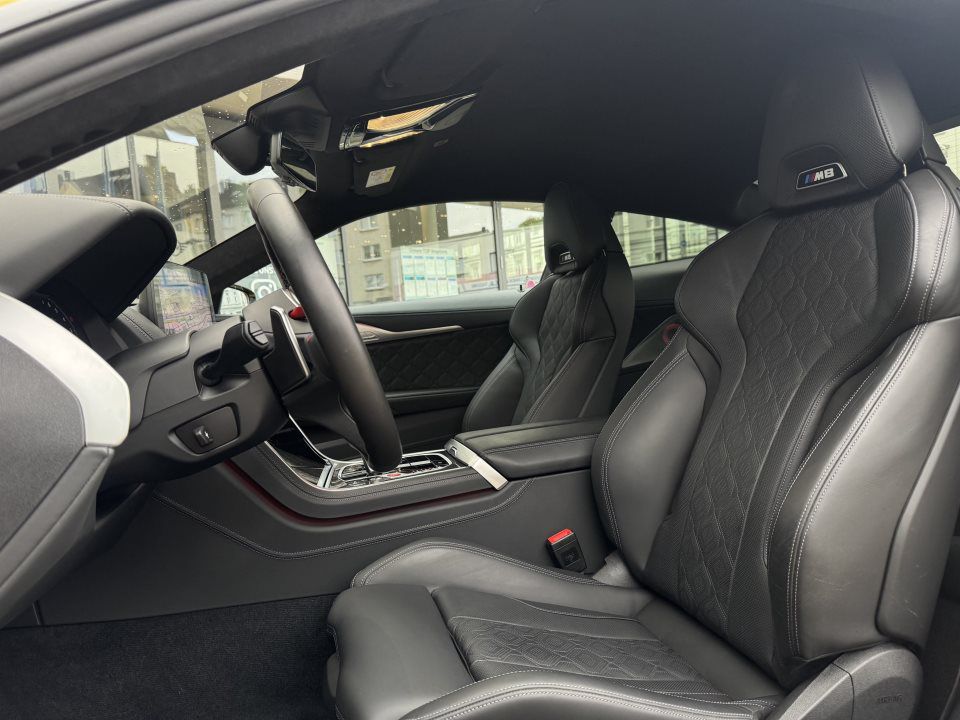 BMW M8