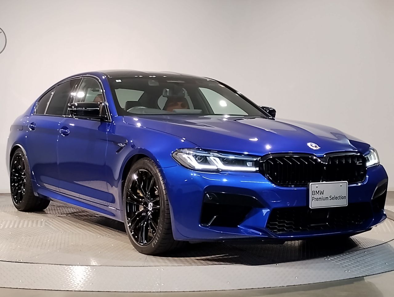 M5 Sedan RHD