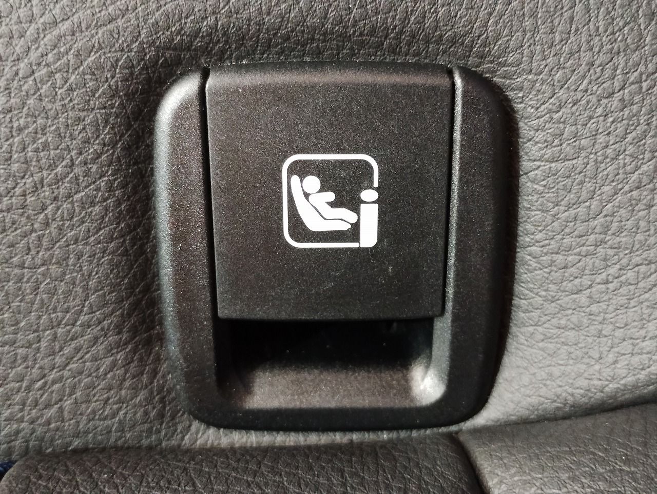 F40 118d Sports Hatch 5-door B47 2.0d