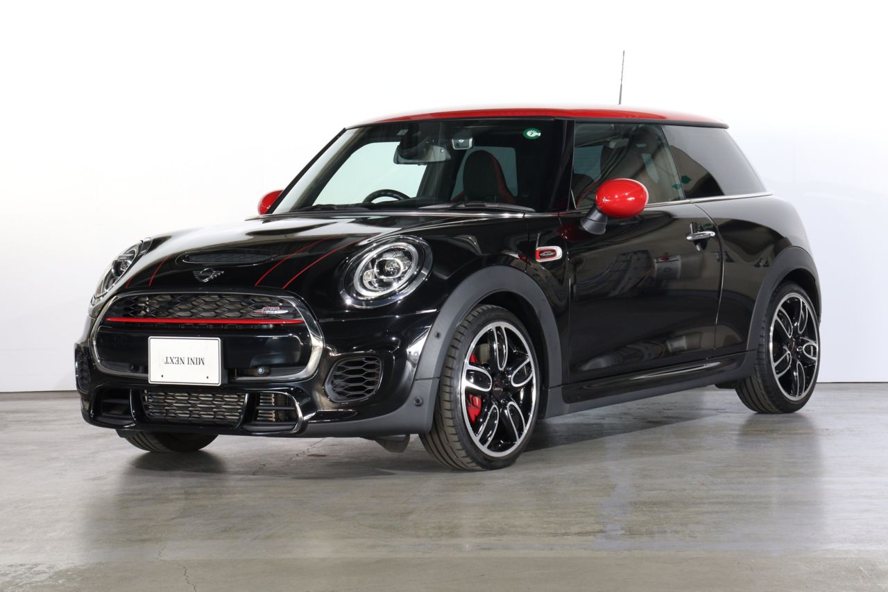 THE NEW MINI JOHN COOPER WORKS.