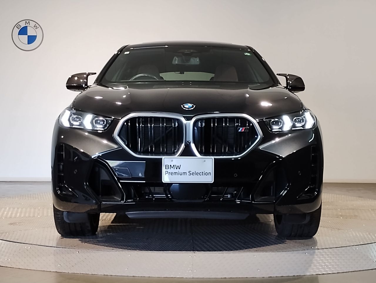 X6 M60i xDrive RHD