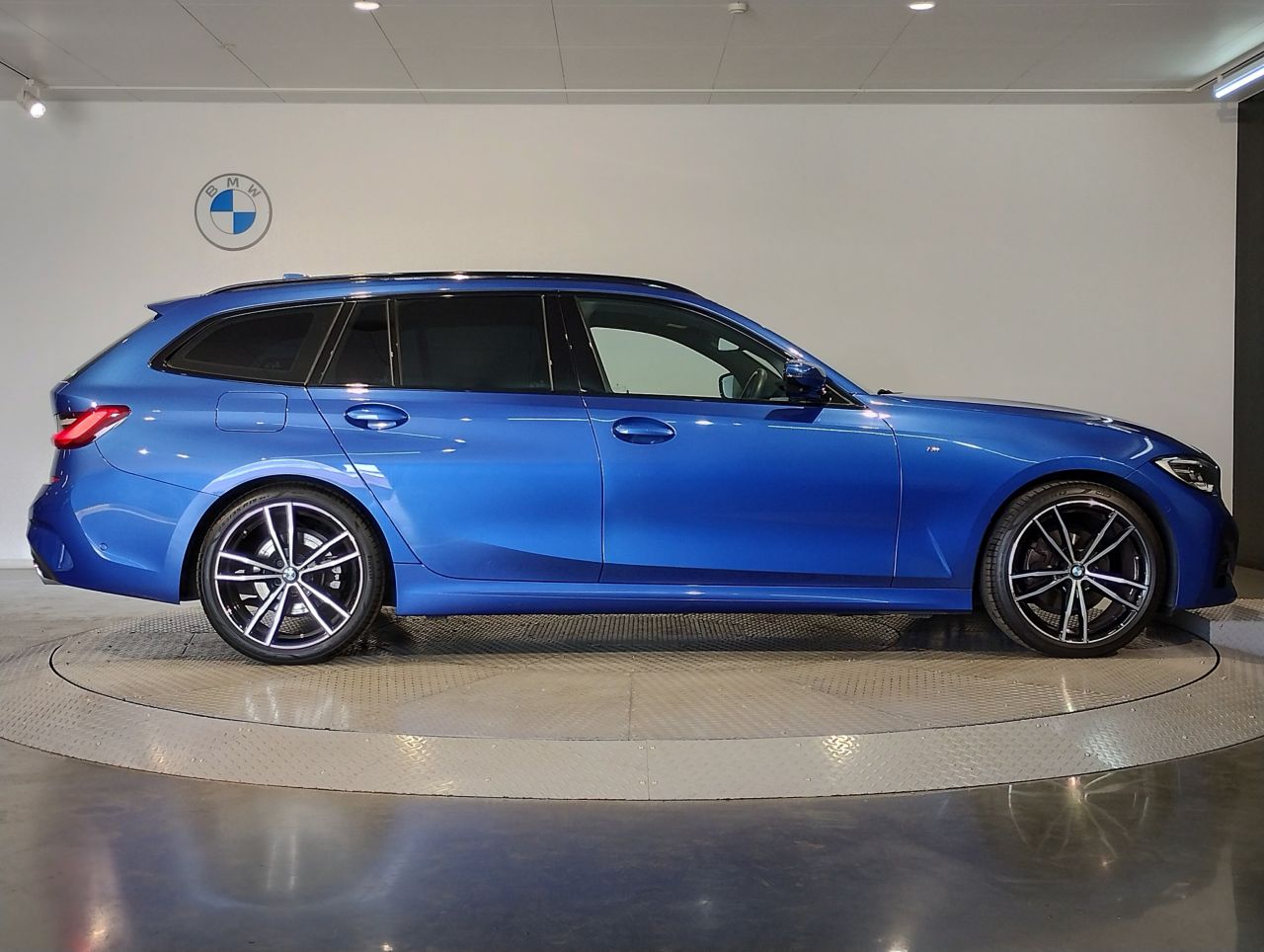 G21 320i RHD