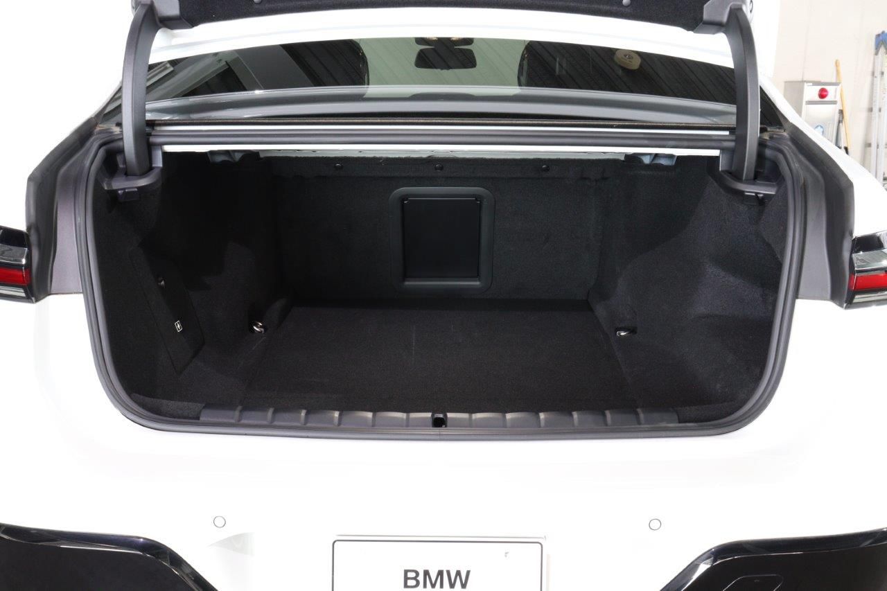 i7 xDrive60 Sedan RHD