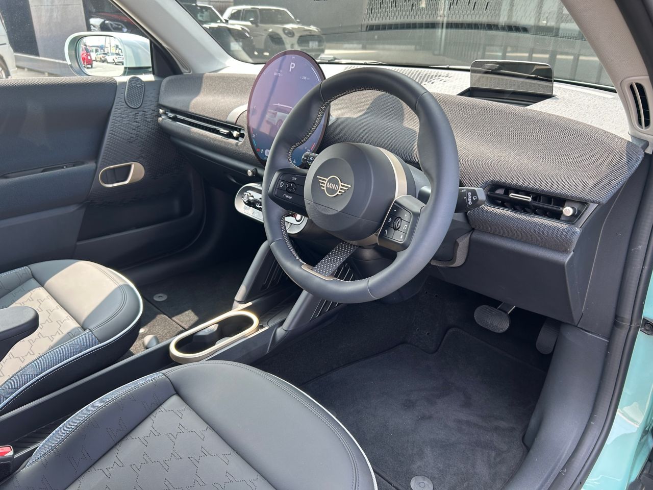 J01 MINI Cooper SE