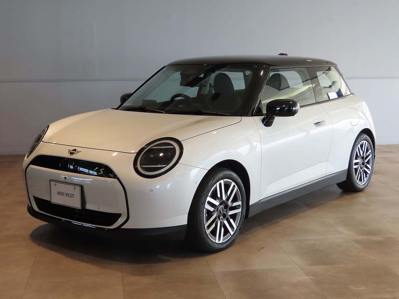 THE NEW ALL-ELECTRIC MINI COOPER SE