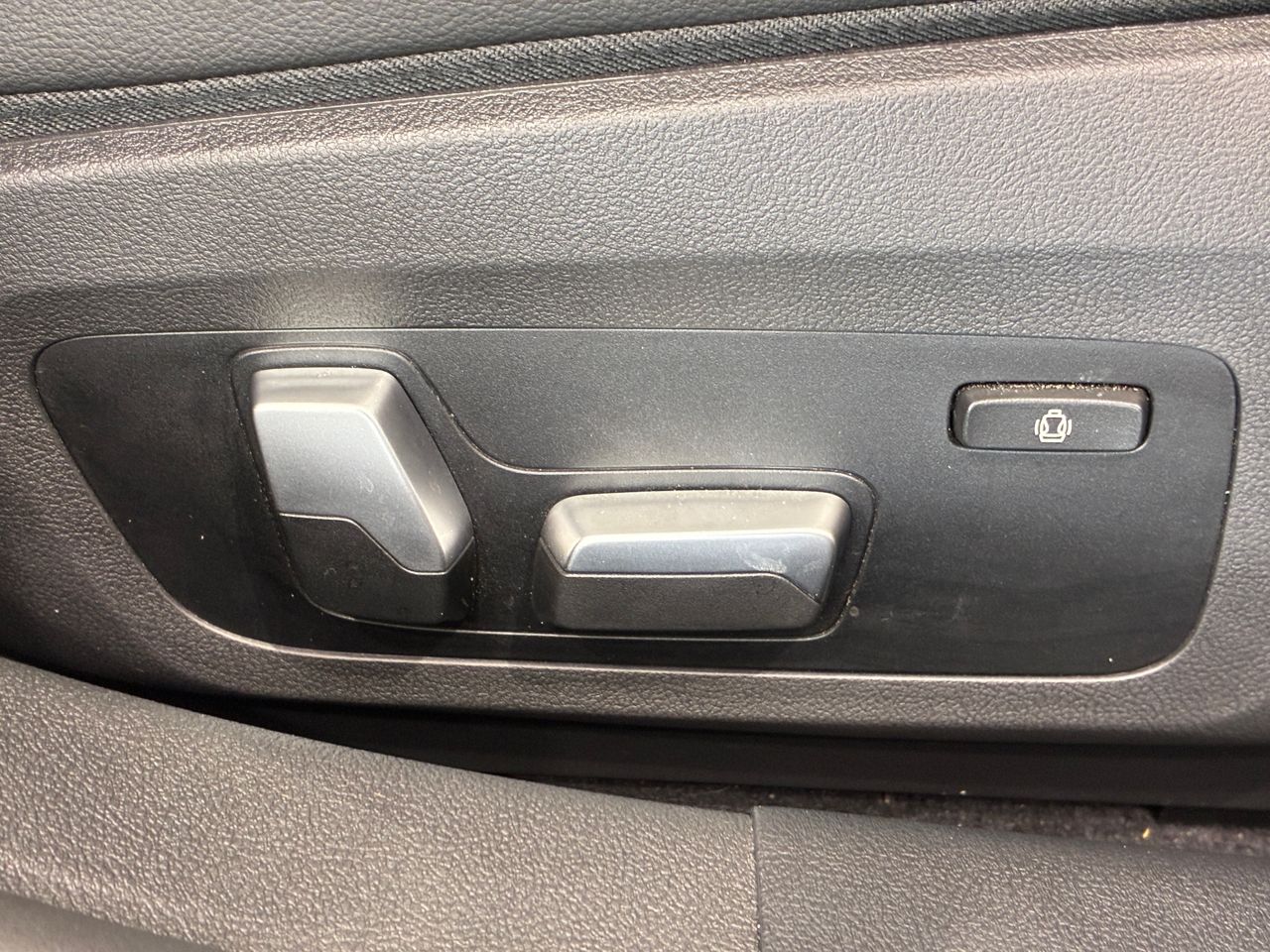 G26 i4 eDrive40 RHD