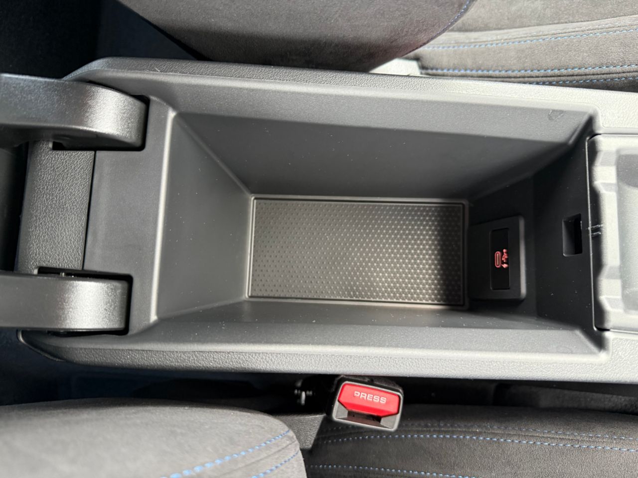 F40 M135i xDrive Sports Hatch 5-door B48 2.0i
