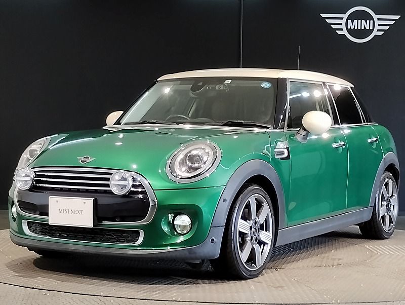 THE NEW MINI COOPER 5 DOOR.