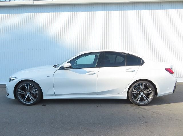 320d xDrive Berline RHD