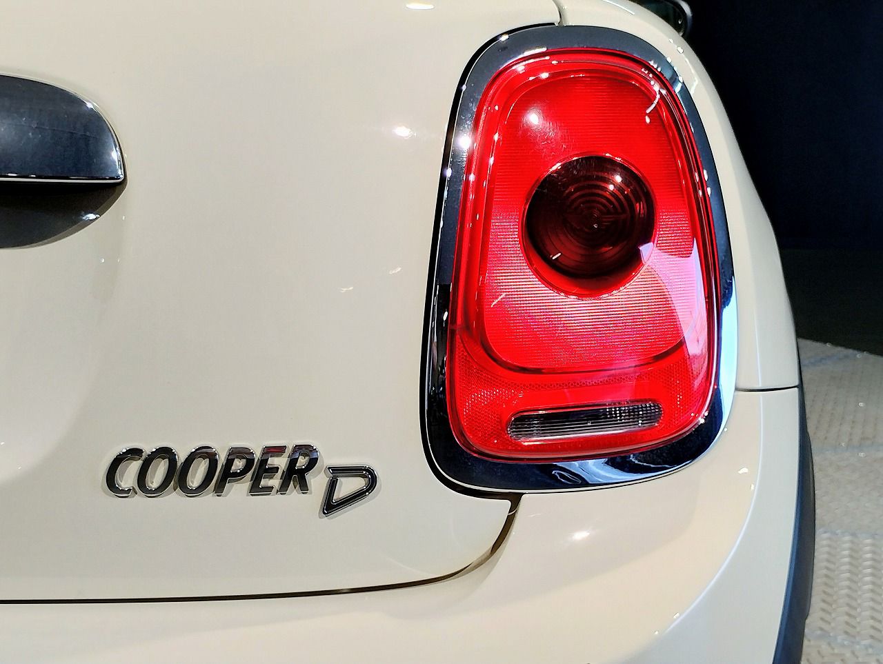 F56 COOPER D (AT)