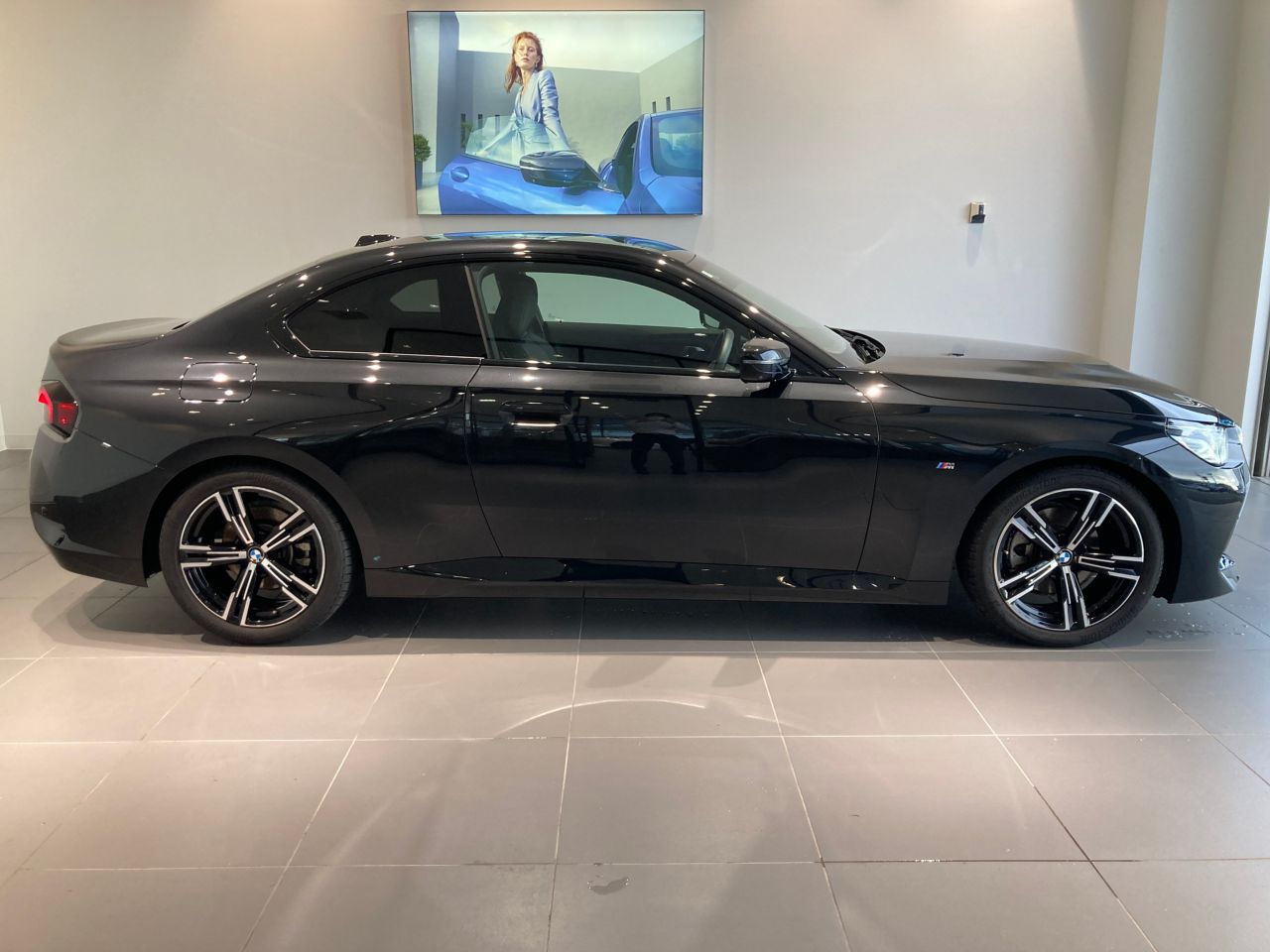 G42 220i Coupe