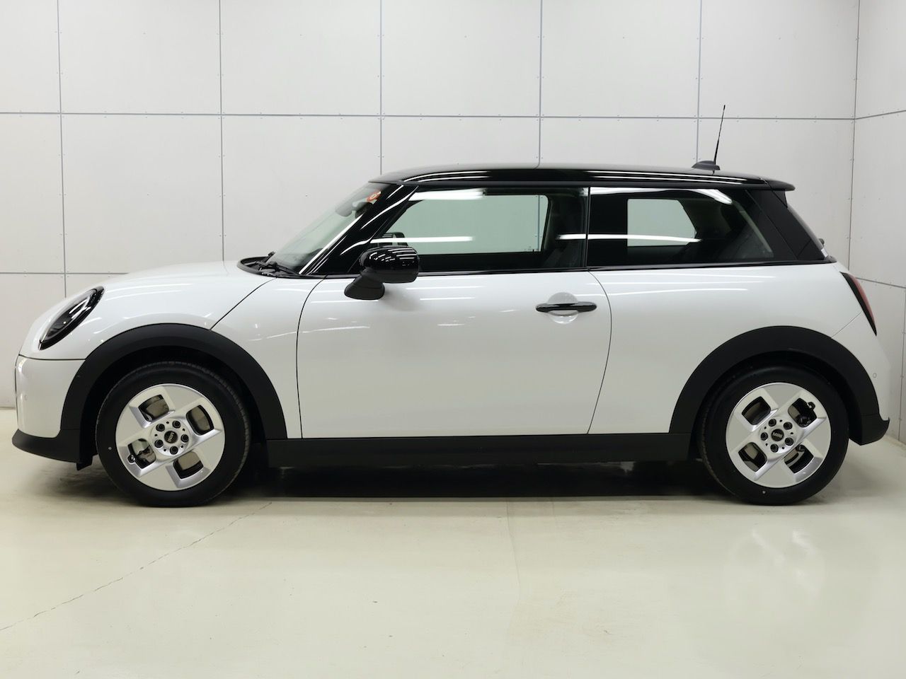 F66 MINI Cooper C 3Dr