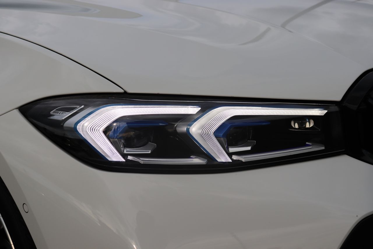 320d xDrive Berline RHD