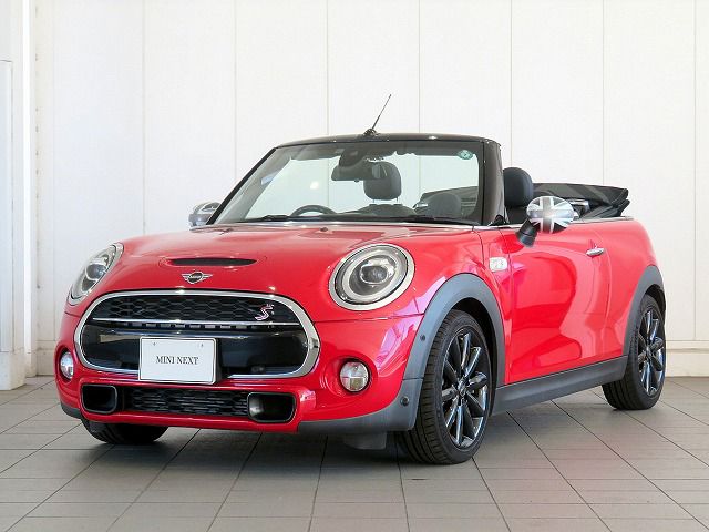 THE NEW MINI COOPER S CONVERTIBLE.