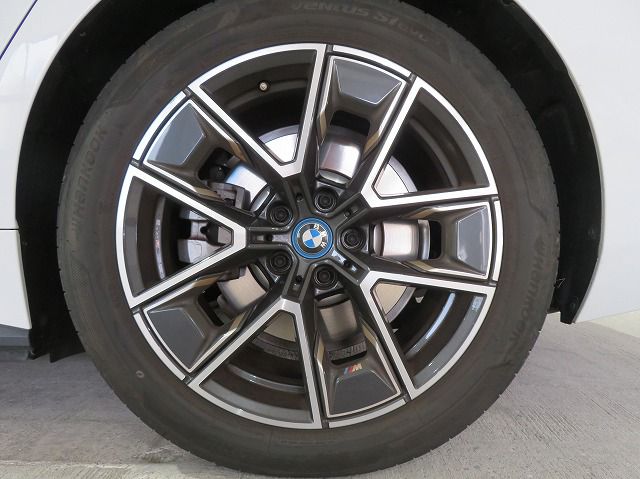 G26 i4 eDrive40 RHD