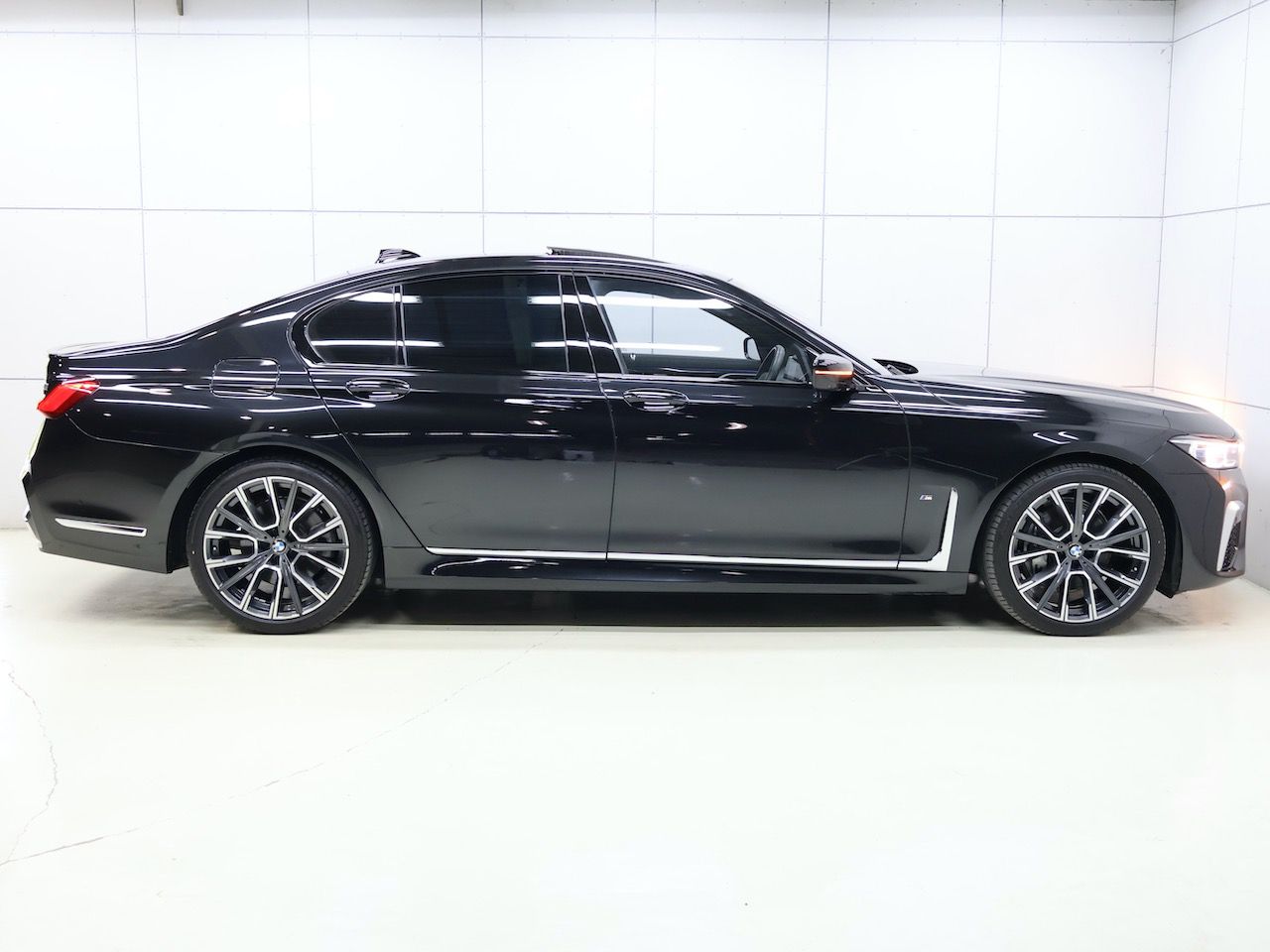 G11 740d xDrive Saloon RHD