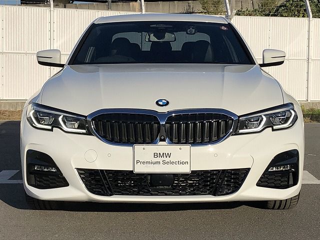 G20 320d xDrive RHD Saloon