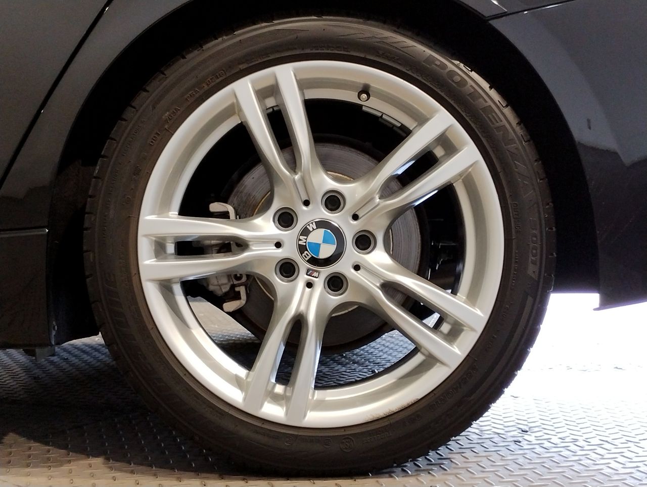 320I SEDAN RHD